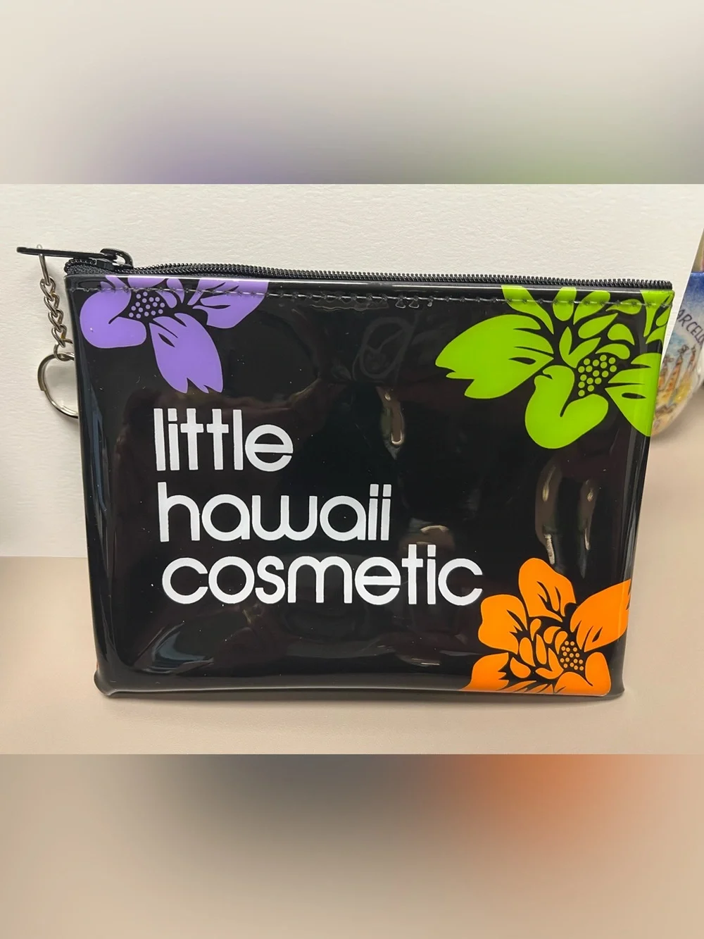 Bloomingdale’s Hawaii Little Cosmetic Bag in black Exclusive